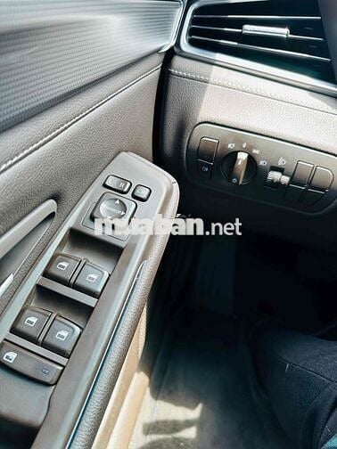 VinFast Lux A2.0 2020 bản Base chạy Lướt 3v6 km