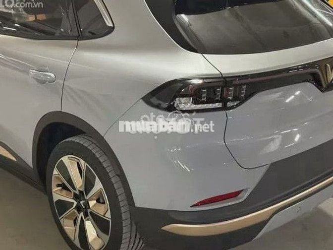 VinFast VF8 Plus 2025 – SUV Mạnh Mẽ