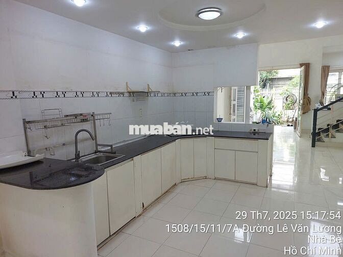 Cho thuê nhà hẻm lớn 8m, 1 trệt 1 lửng, diện tích 150m2, 11tr/tháng.