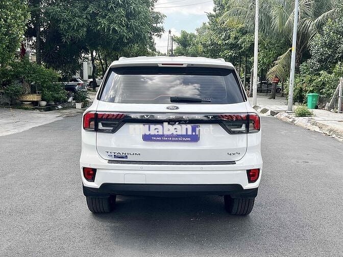 Everest Titanium 2022 4x4 Trắng - 29.000km