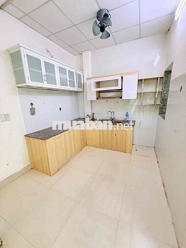 bán gấp nhà Ngay chợ Tân Trụ .Quận Tân Bình