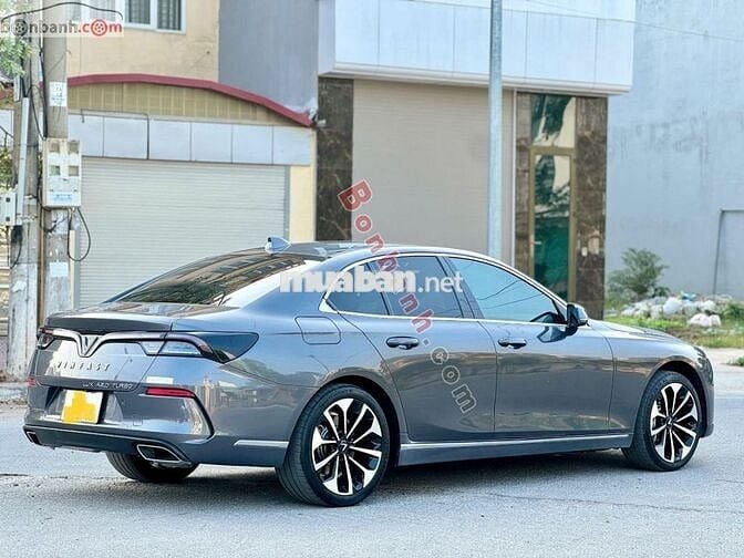 VinFast Lux Premium 2.0 AT 2019