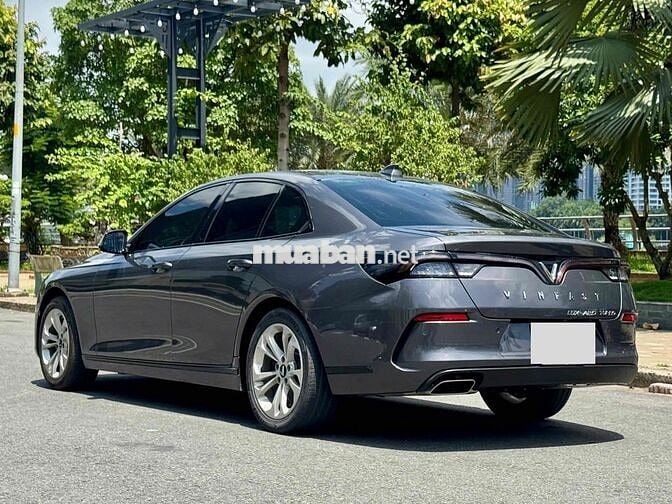 VinFast Lux A2.0 2019 - 30000 km