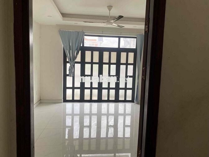 Cho thuê nhà 5x15m.Xây 1 Lầu Mặt Tiền Đường Thới An(Gần ubp)Q12