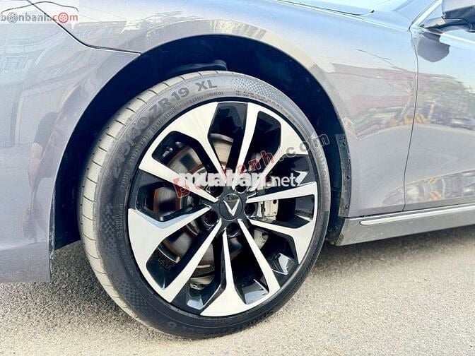 VinFast Lux Premium 2.0 AT 2019