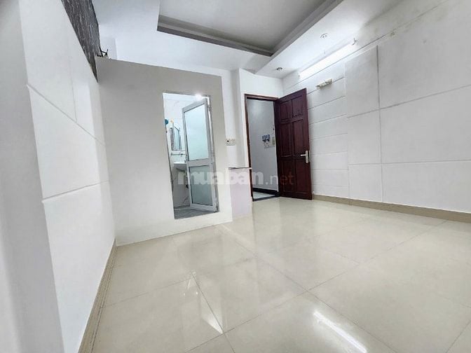 Cho thuê nhà 4*18, 4 Tầng, 7 Phòng 7 WC 7 Bep tại chợ Hạnh Thông Tây