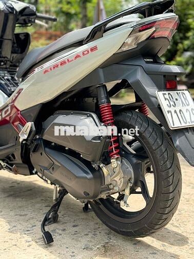 Cần bán xe đang sử dụng ngay chủ