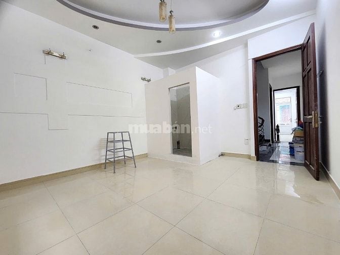 Cho thuê nhà 4*18, 4 Tầng, 7 Phòng 7 WC 7 Bep tại chợ Hạnh Thông Tây