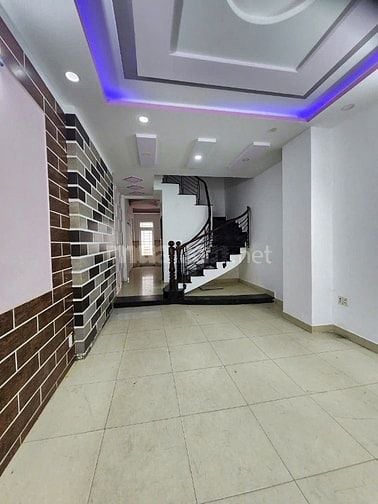 Cho thuê nhà 4*18, 4 Tầng, 7 Phòng 7 WC 7 Bep tại chợ Hạnh Thông Tây