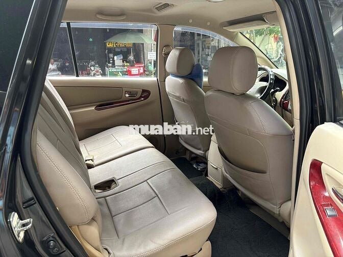 Toyota Innova 2007 G - 180 km