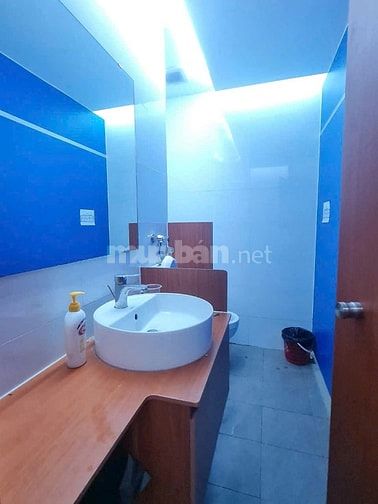 Bán căn hộ tập thể A6 Giảng Võ mặt đường Trần Huy Liệu 