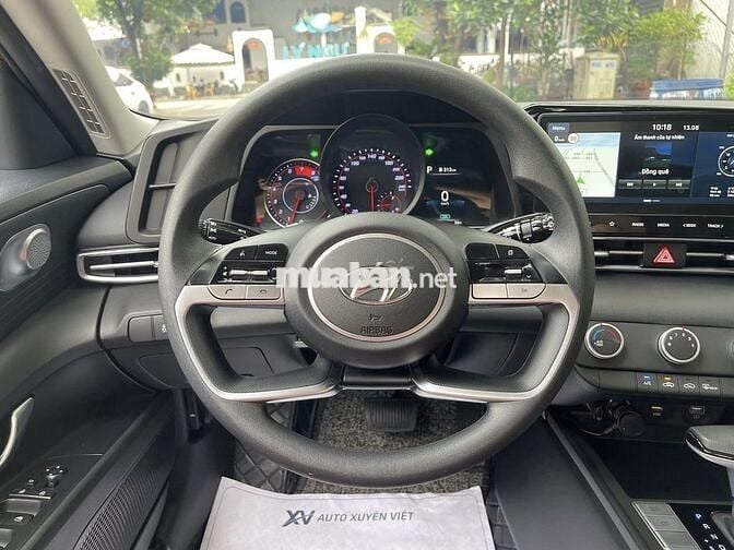 Hyundai Elantra 1.6AT Tiêu Chuẩn 2022 Lướt Như Mới