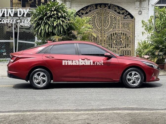 Hyundai Elantra 1.6AT Tiêu Chuẩn 2022 Lướt Như Mới