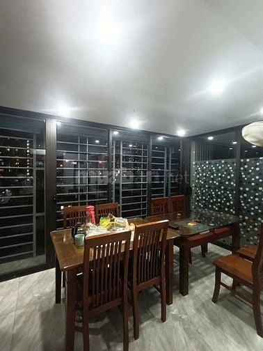 Bán căn hộ tập thể A6 Giảng Võ mặt đường Trần Huy Liệu 