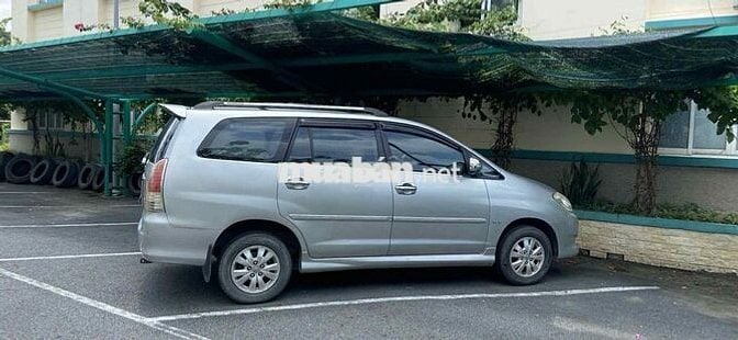 Toyota Innova 2009 V - 115 km