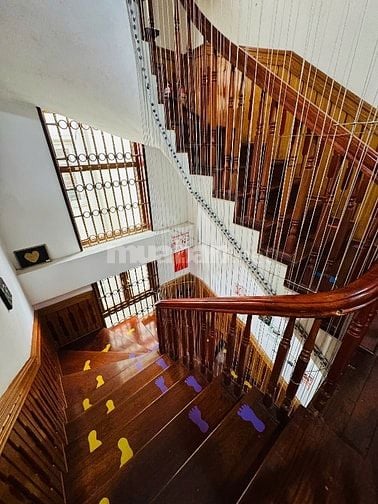 CC bán BT phố Thành Thái. DT 310m2 MT 15m đường hè 3 ô tô tránh 