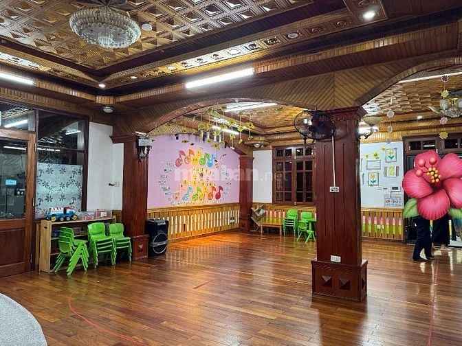 CC bán BT phố Thành Thái. DT 310m2 MT 15m đường hè 3 ô tô tránh 