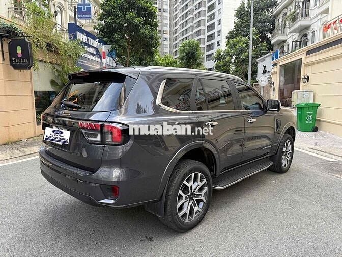 700km - Ford Everest Titan+ 4x4 siêu lướt