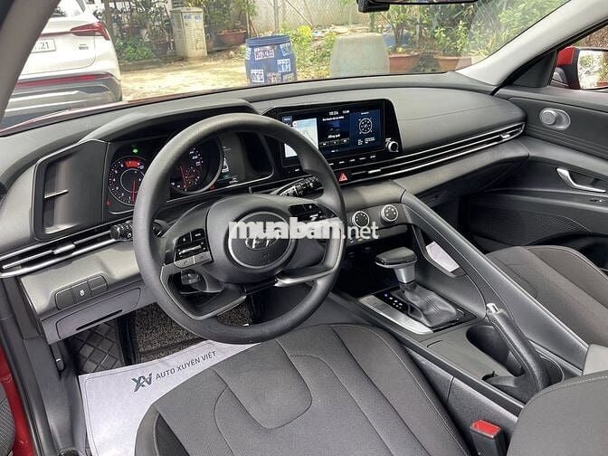 Hyundai Elantra 1.6AT Tiêu Chuẩn 2022 Lướt Như Mới