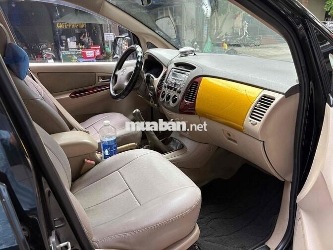 Toyota Innova 2007 G - 180 km