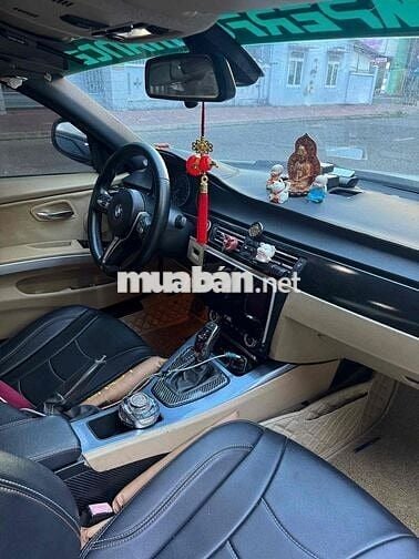 BMW 3 Series 2009 320i Convertible - 130000 km