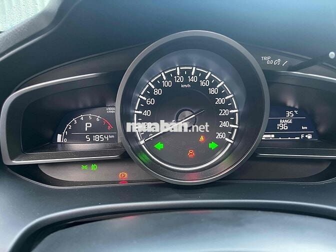 Mazda 3 2018 1.5 AT