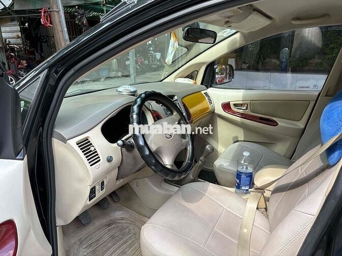 Toyota Innova 2007 G - 180 km