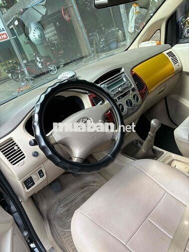 Toyota Innova 2007 G - 180 km