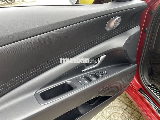 Hyundai Elantra 1.6AT Tiêu Chuẩn 2022 Lướt Như Mới