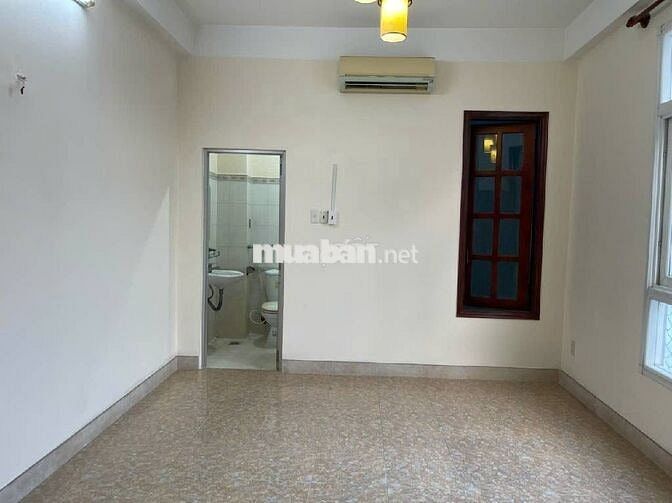Hẻm Nhựa rộng 4m thoáng, sạch đẹp ra Trần Xuân Soạn 3 phút.