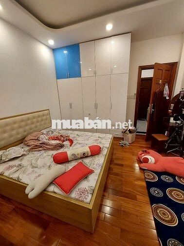 CHO THUÊ NHÀ 1 TRỆT 1 LỬNG 2 LẦU SÂN THƯỢNG. 5PN 4WC