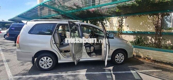 Toyota Innova 2009 V - 115 km