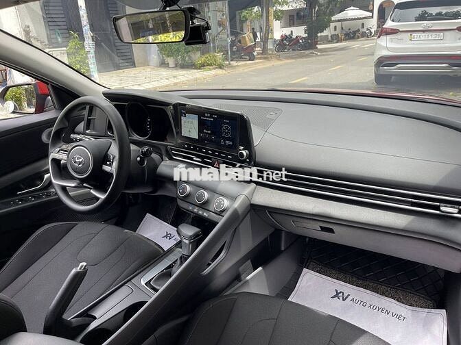 Hyundai Elantra 1.6AT Tiêu Chuẩn 2022 Lướt Như Mới