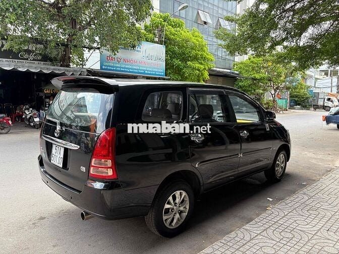 Toyota Innova 2007 G - 180 km