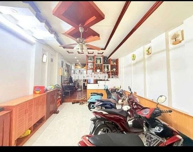 Tôi cần bán nhà mặt ngõ ô tô quan nhân 4tầng thang máy full nội thất.
