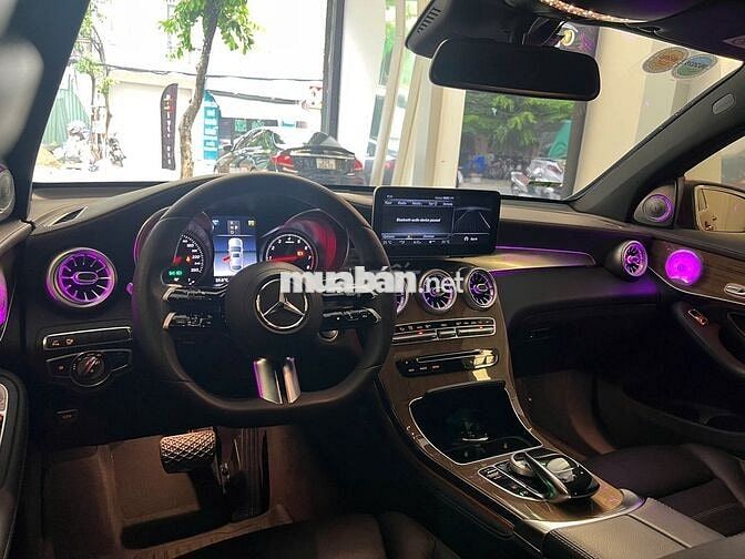 Mercedes Benz GLC 2018 300 Coupe 4Matic - 33000 km