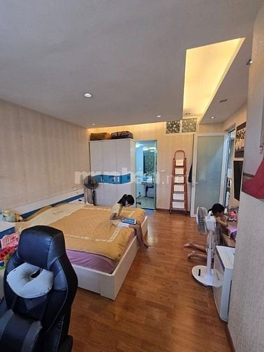 Cần bán gấp căn hộ siêu VIP 100m2 tầng trung lô góc 3 thoáng vieu hồ, 