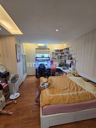 Cần bán gấp căn hộ siêu VIP 100m2 tầng trung lô góc 3 thoáng vieu hồ, 