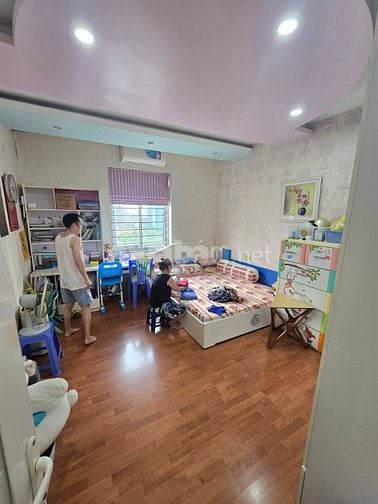 Cần bán gấp căn hộ siêu VIP 100m2 tầng trung lô góc 3 thoáng vieu hồ, 