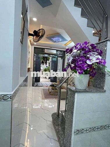 NHÀ NGUYÊN CĂN 3LẦU NGAY ĐẦU TÔ NGỌC VÂN QUẬN12