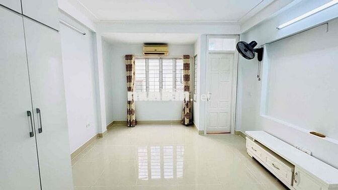 Cần bán nhà phố Khương Hạ – DT:30m²– Ngõ thông – Gần hồ điều h