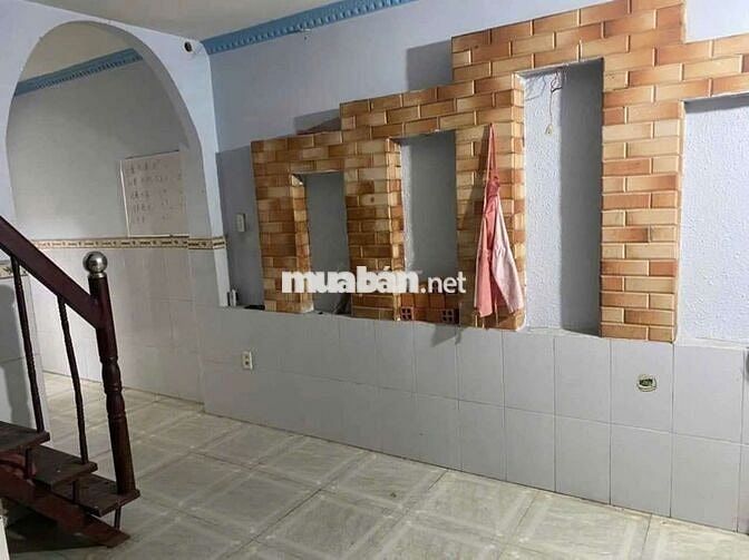Nhà cấp 4 sân đường thông buôn bán giá 6 triệu