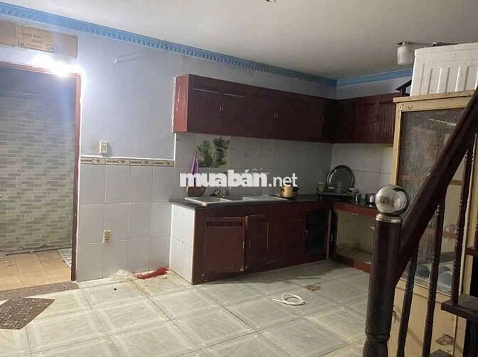 Nhà cấp 4 sân đường thông buôn bán giá 6 triệu