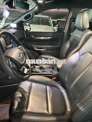 Ranger Wildtrak model 2024 hỗ trợ vay bank.