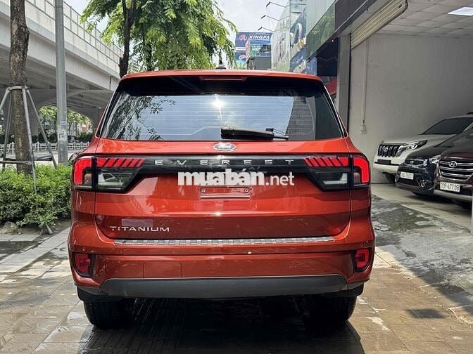 CẦN BÁN FORD EVEREST TITANMIUM 4x2 MODEL 2023