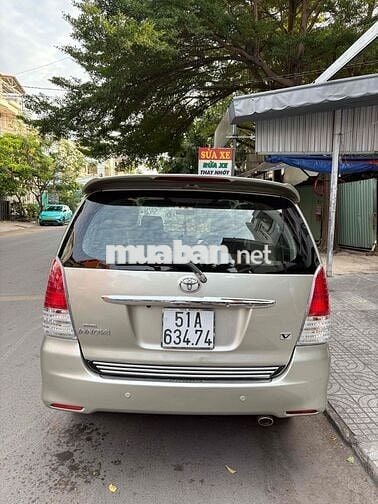 Toyota Innova 2008 V - 180 km