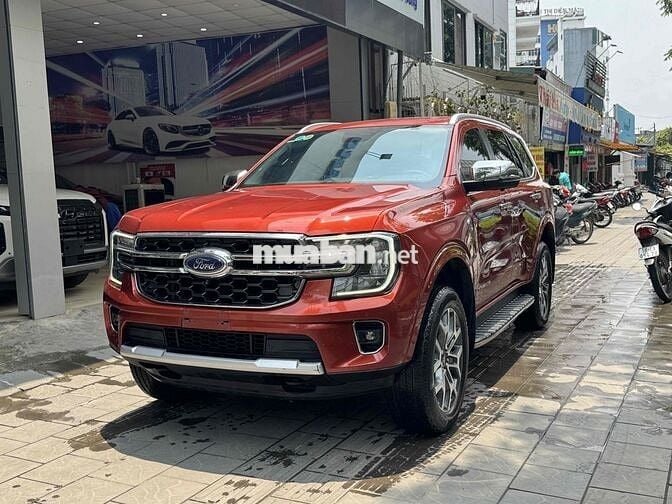 CẦN BÁN FORD EVEREST TITANMIUM 4x2 MODEL 2023