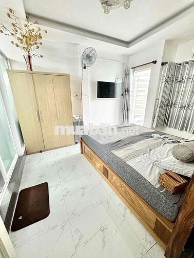 CẦN BÁN NHÀ HẺM TẶNG NỘI THẤT CAO CẤP