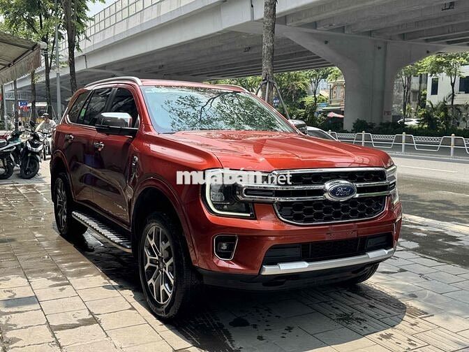 CẦN BÁN FORD EVEREST TITANMIUM 4x2 MODEL 2023