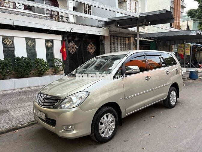 Toyota Innova 2008 V - 180 km